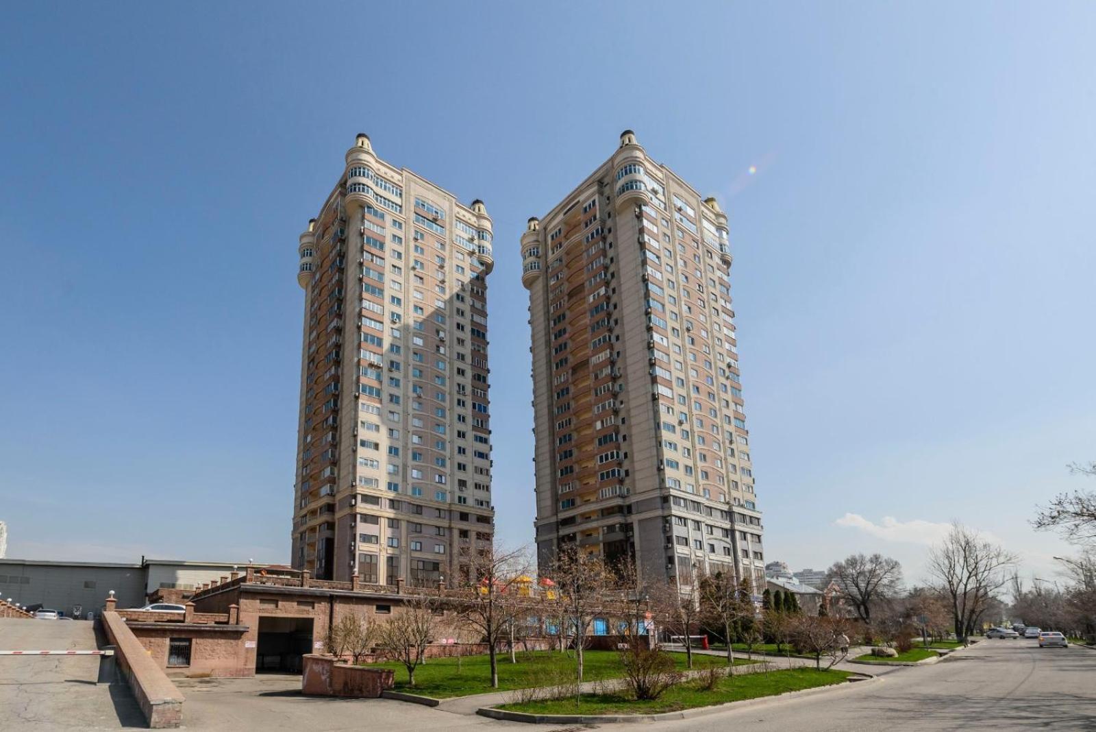 Apartment уют,комфорт,мега Almaty